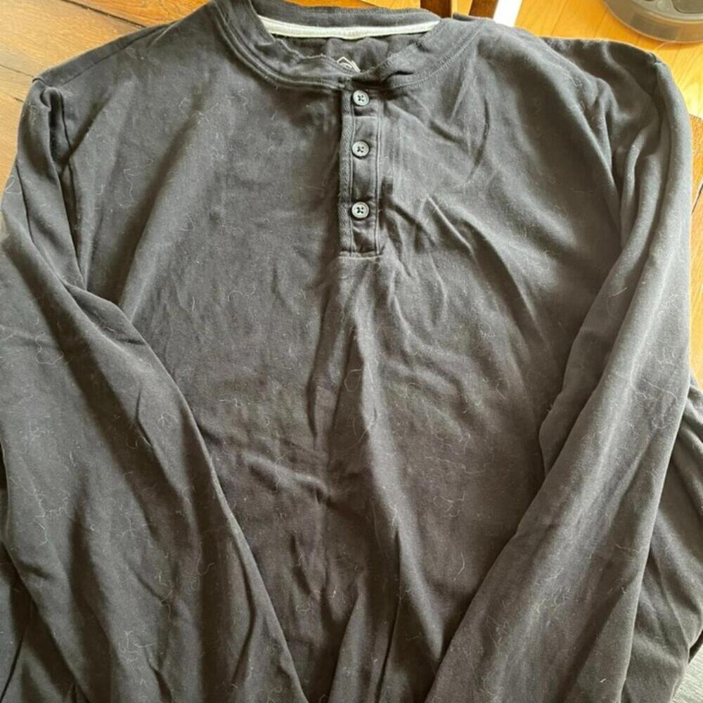 Men's St. John's long sleeve henley sz XL